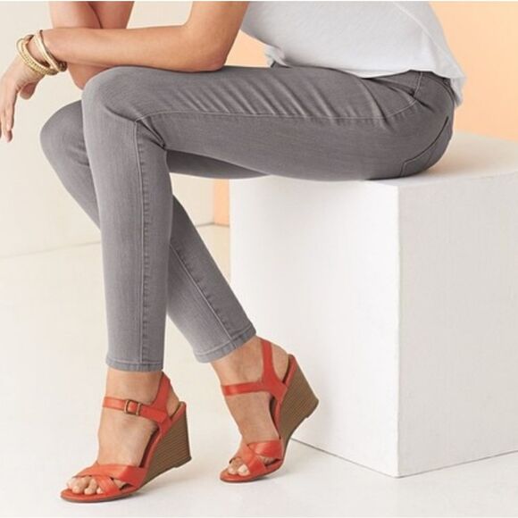 Roz & Ali Gray Straight Leg Denim Jeans - Picture 2 of 13